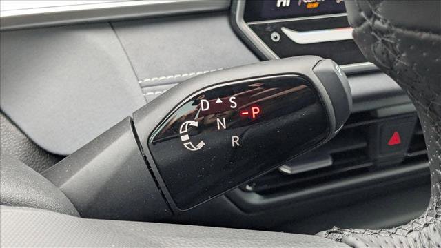New 2026 Volkswagen Tiguan SE R-Line AWD/4WD image 18