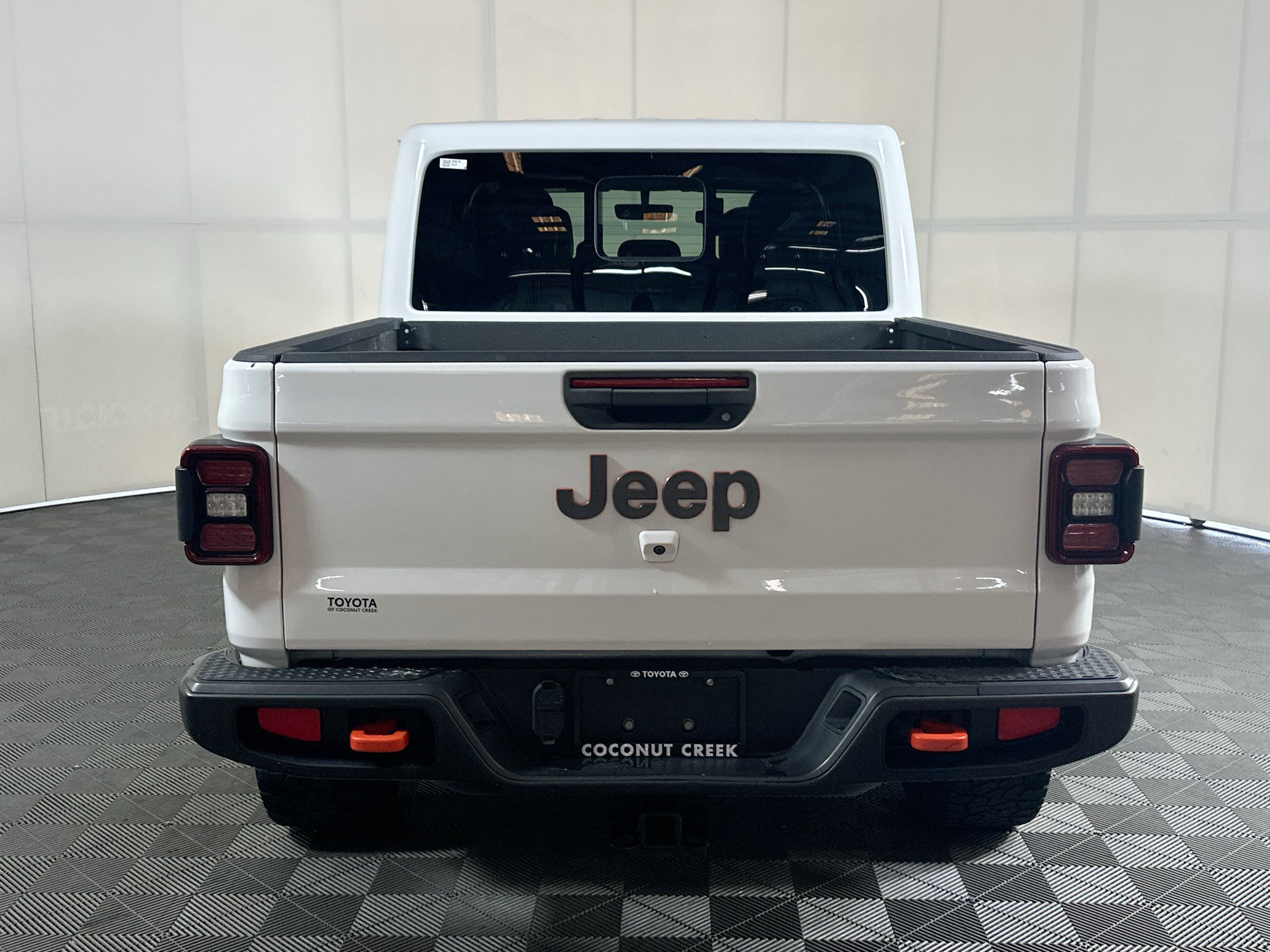 Used 2023 Jeep Gladiator Mojave w/ LED Lighting Group AWD/4WD image 4