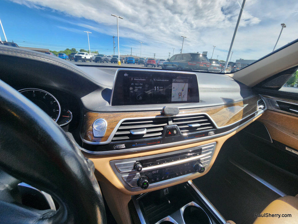 Used 2017 BMW 740i xDrive AWD/4WD image 30