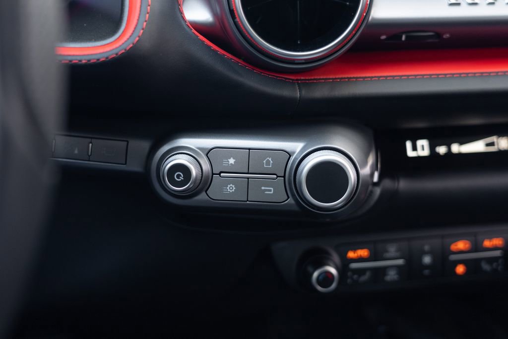 Used 2018 Ferrari 812 Superfast RWD image 48