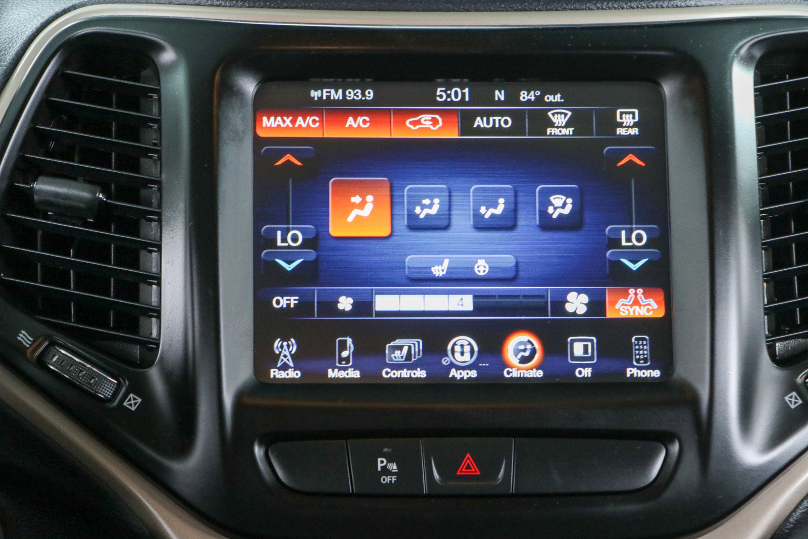 Used 2018 Jeep Cherokee Limited FWD image 19