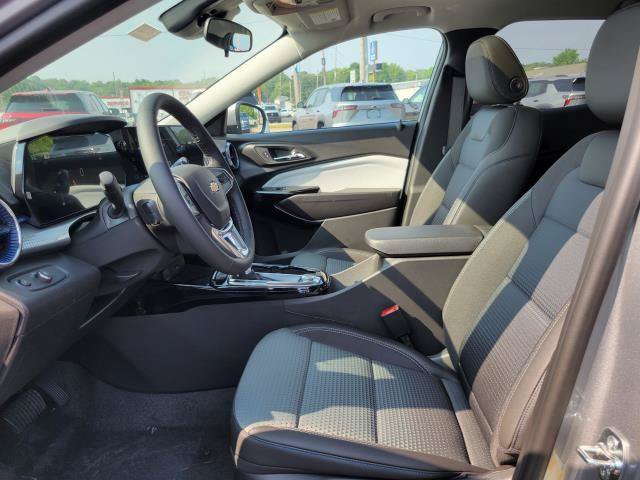 New 2026 Chevrolet Trax LT w/ Sunroof Package FWD image 8