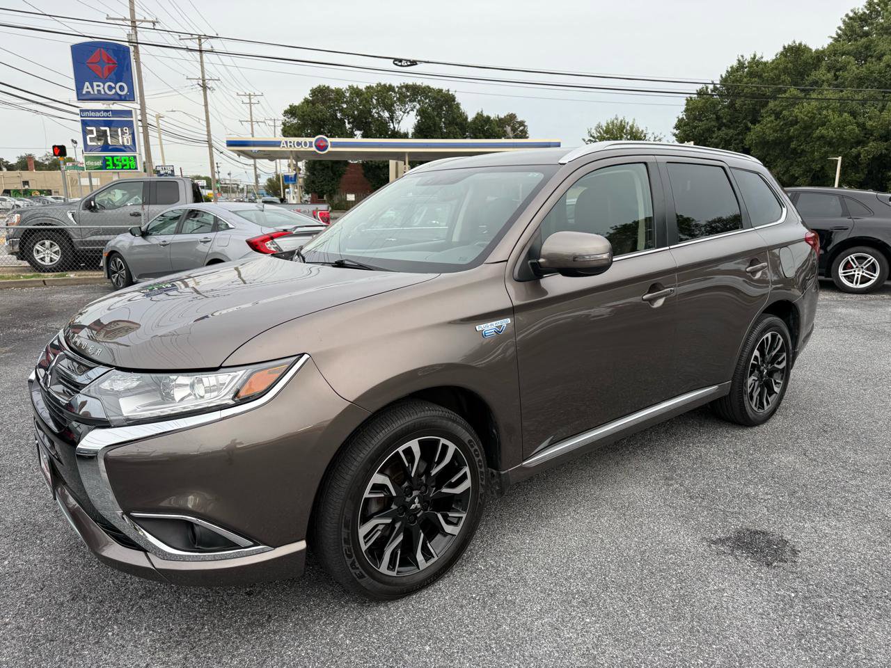 Used 2018 Mitsubishi Outlander SEL image 18