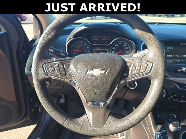 Used 2017 Chevrolet Cruze LT w/ Convenience Package FWD image 10