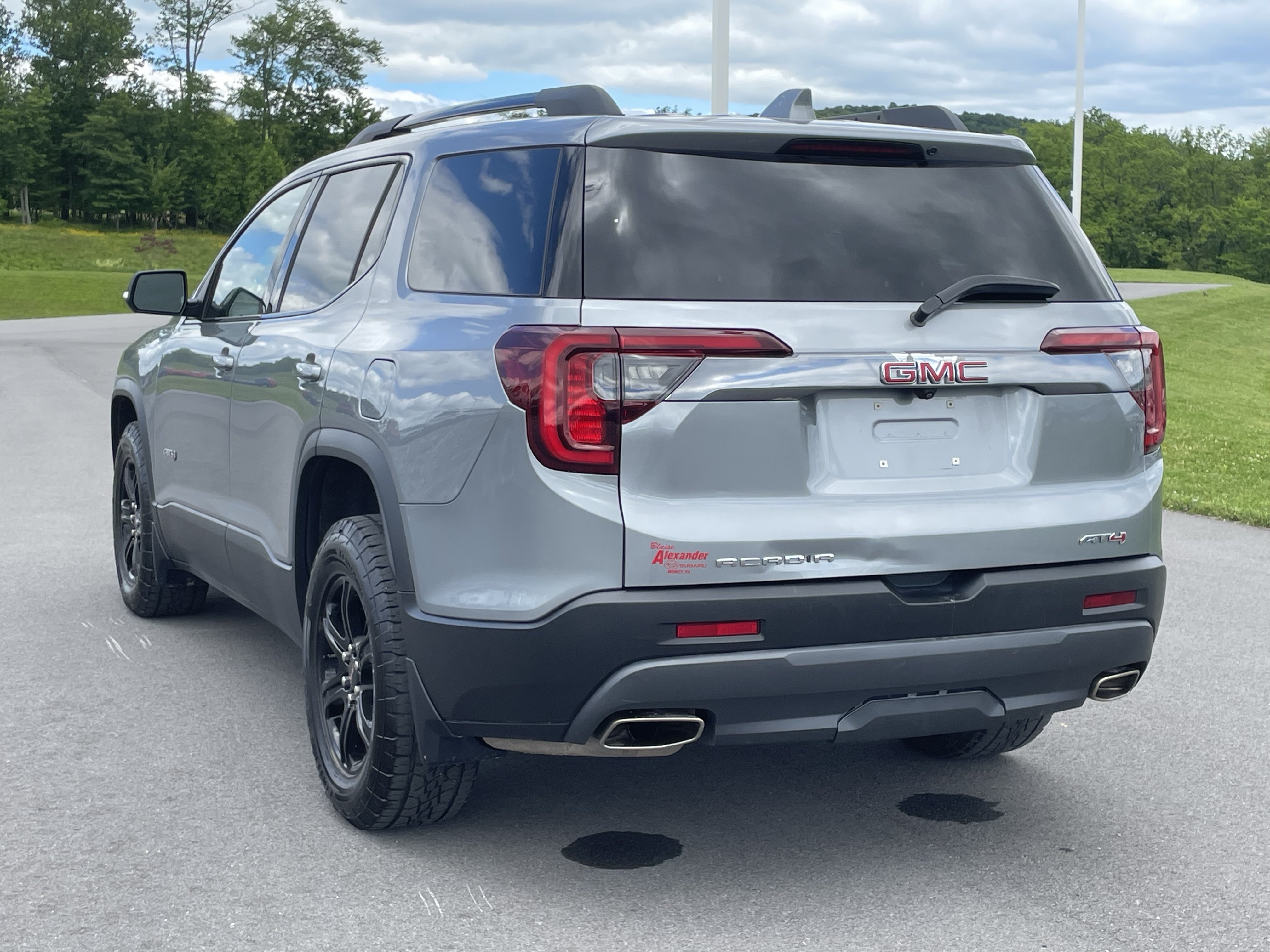 Used 2023 GMC Acadia AT4 w/ Technology Package AWD/4WD image 6