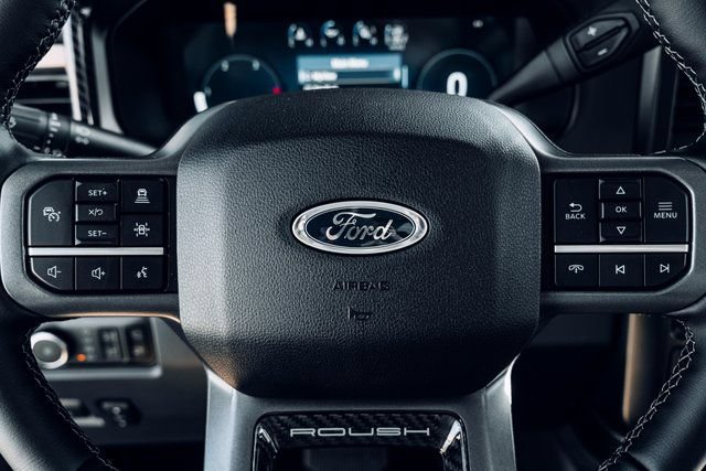 New 2026 Ford F250 Lariat w/ Black Appearance Package AWD/4WD image 25