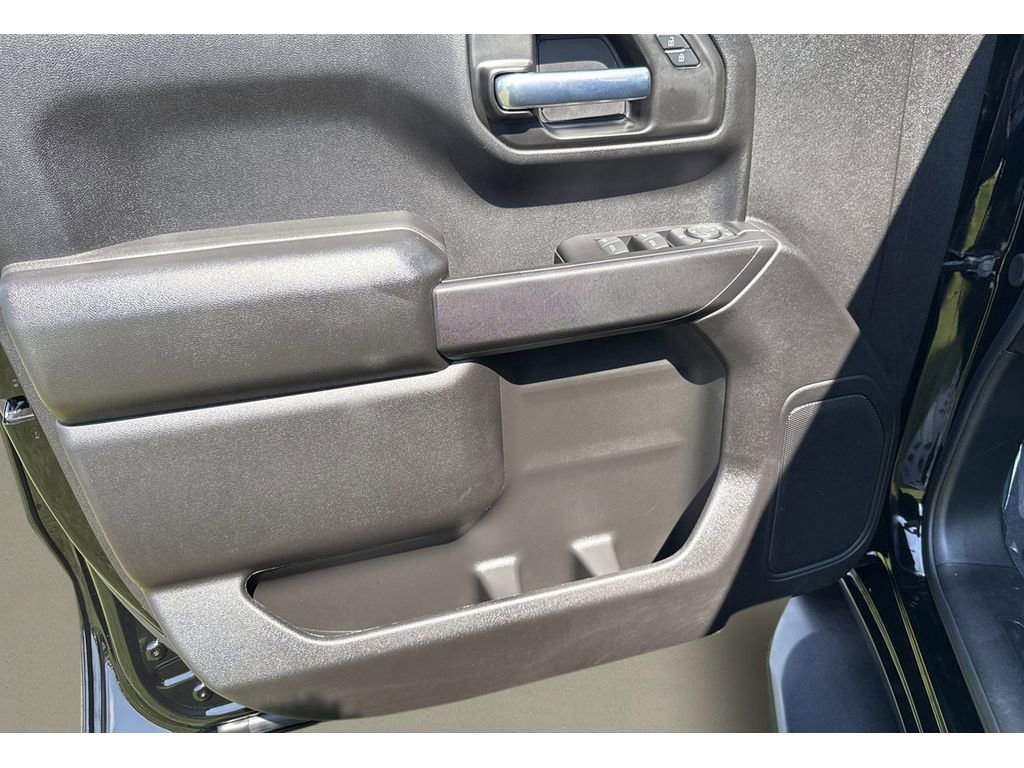 Used 2025 Chevrolet Silverado 1500 Custom image 18