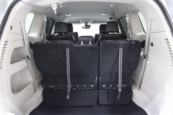 Used 2024 Chrysler Pacifica Touring-L image 13