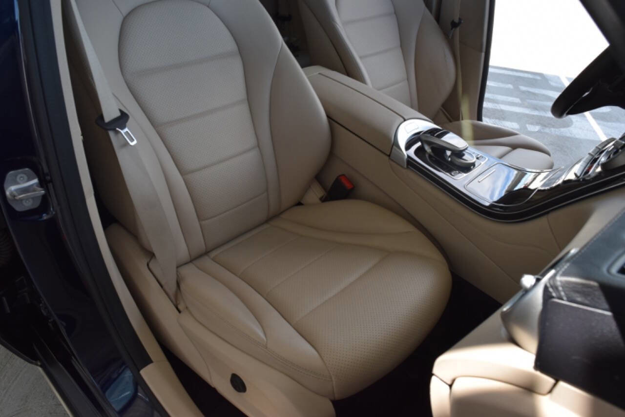 Used 2017 Mercedes-Benz GLC 300 4MATIC image 30