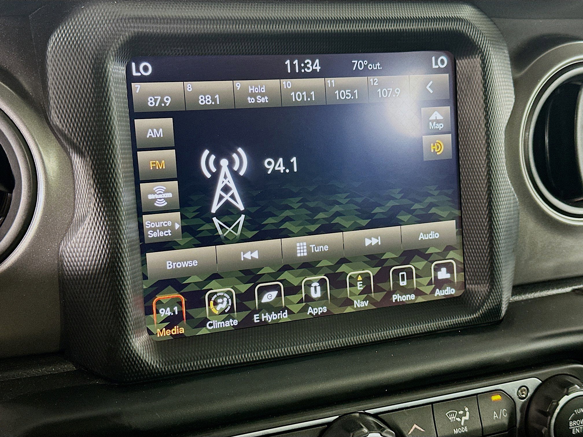 Used 2023 Jeep Wrangler Unlimited w/ 8.4" Radio Group AWD/4WD image 21