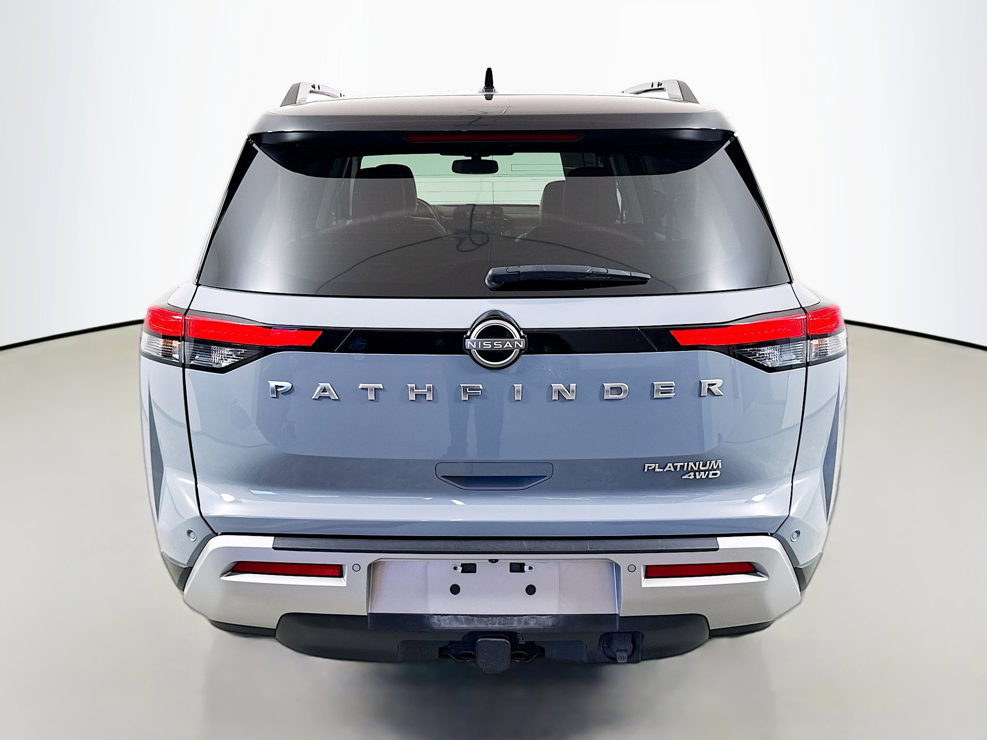 Used 2022 Nissan Pathfinder Platinum w/ Cargo Package image 6