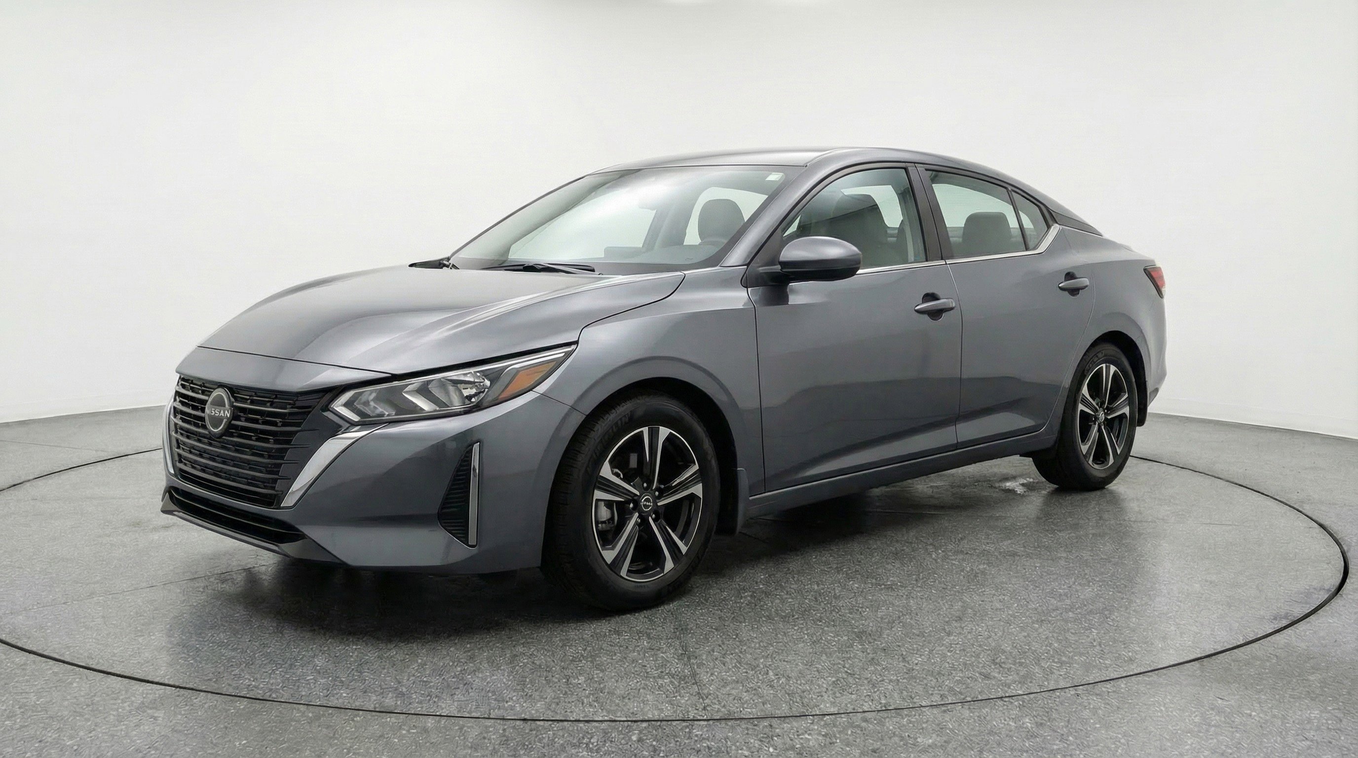 Used 2025 Nissan Sentra SV image 3