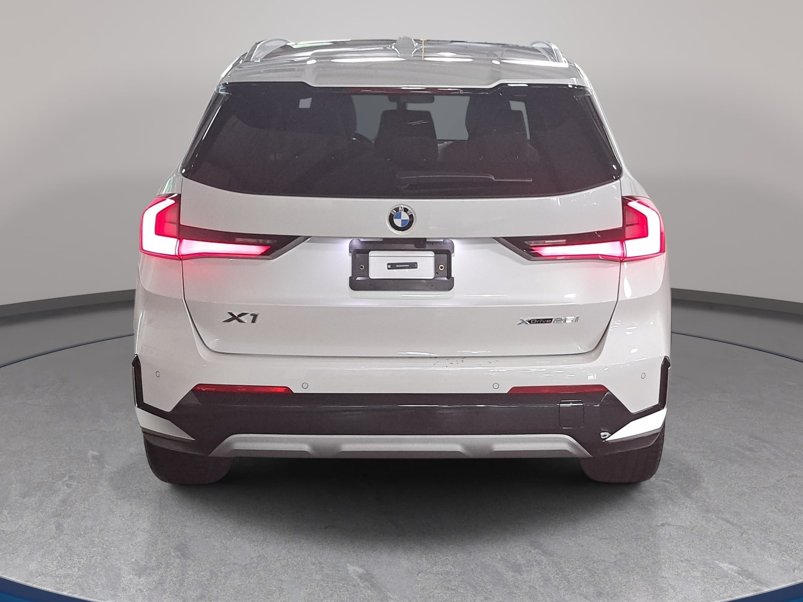 New 2026 BMW X1 xDrive28i w/ Technology Package AWD/4WD image 6