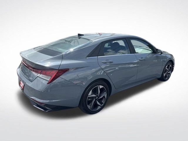 Used 2023 Hyundai Elantra Limited FWD image 3