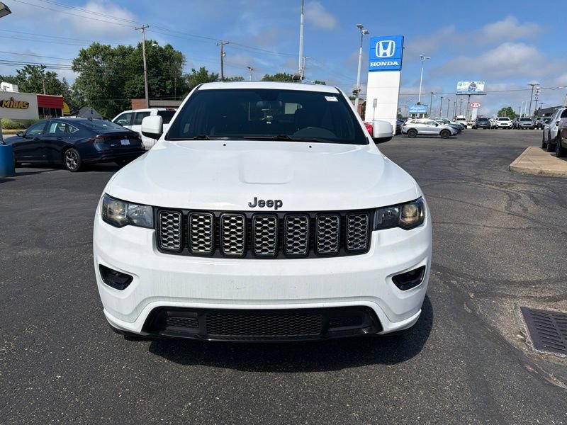 Used 2021 Jeep Grand Cherokee Laredo X AWD/4WD image 2