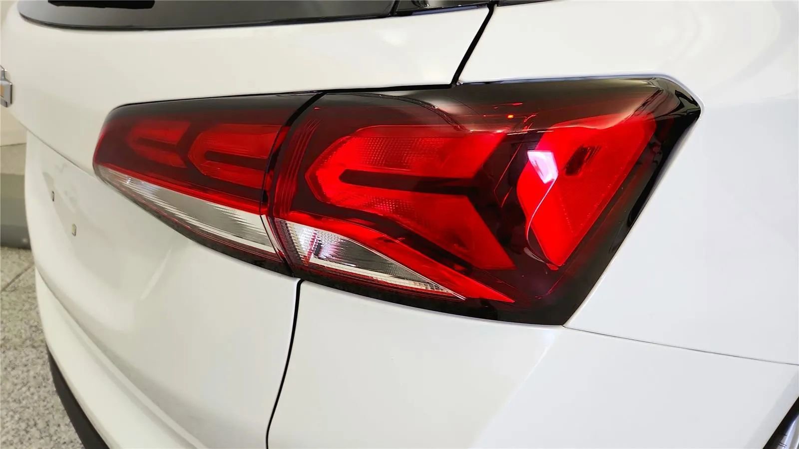 Used 2024 Chevrolet Equinox LS FWD image 15