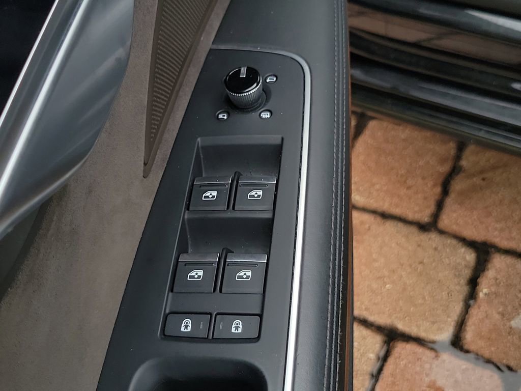 Used 2019 Audi A8 L 3.0T w/ Executive Package AWD/4WD image 21