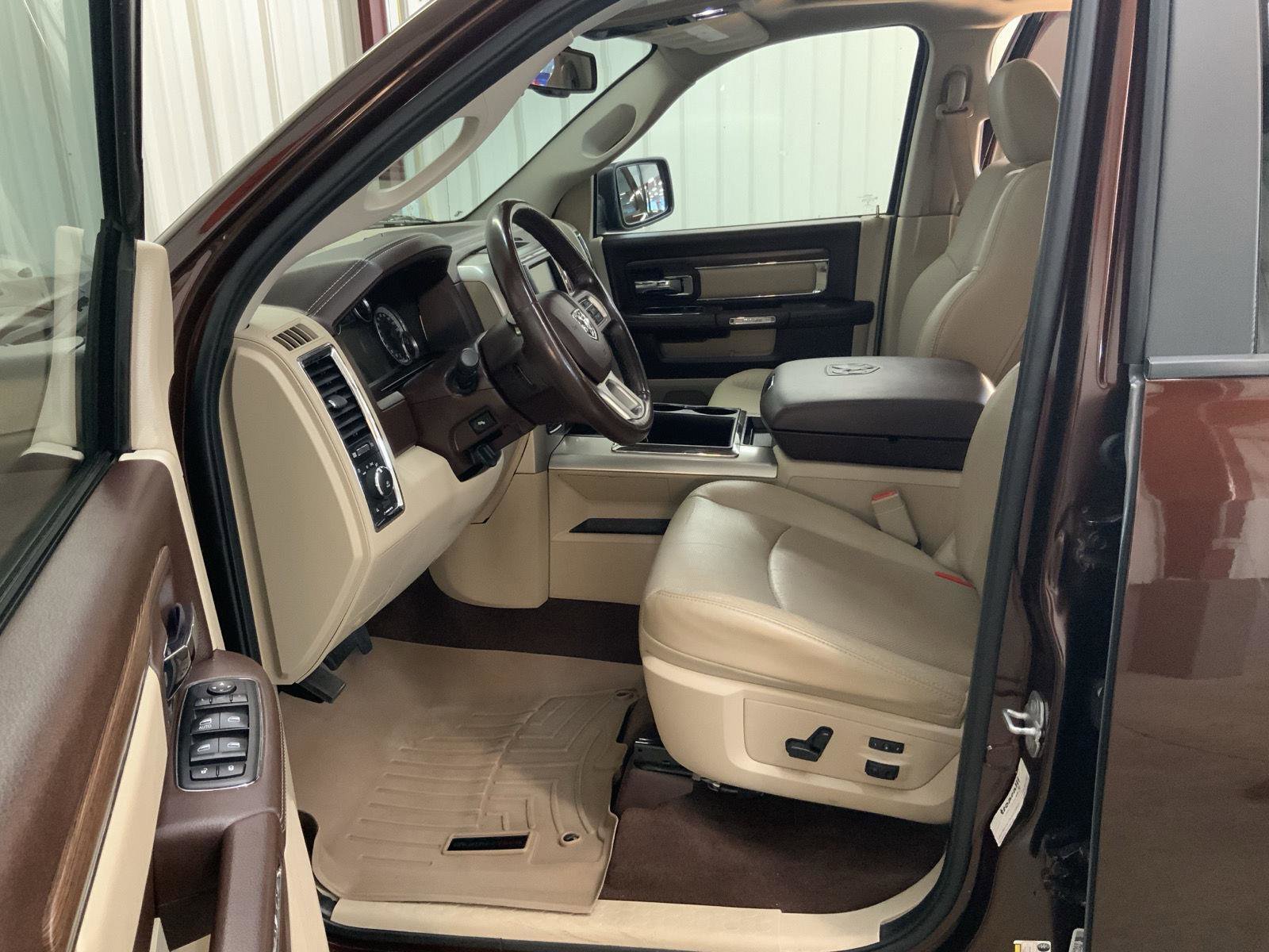 Used 2015 RAM 1500 Laramie w/ Convenience Group AWD/4WD image 18