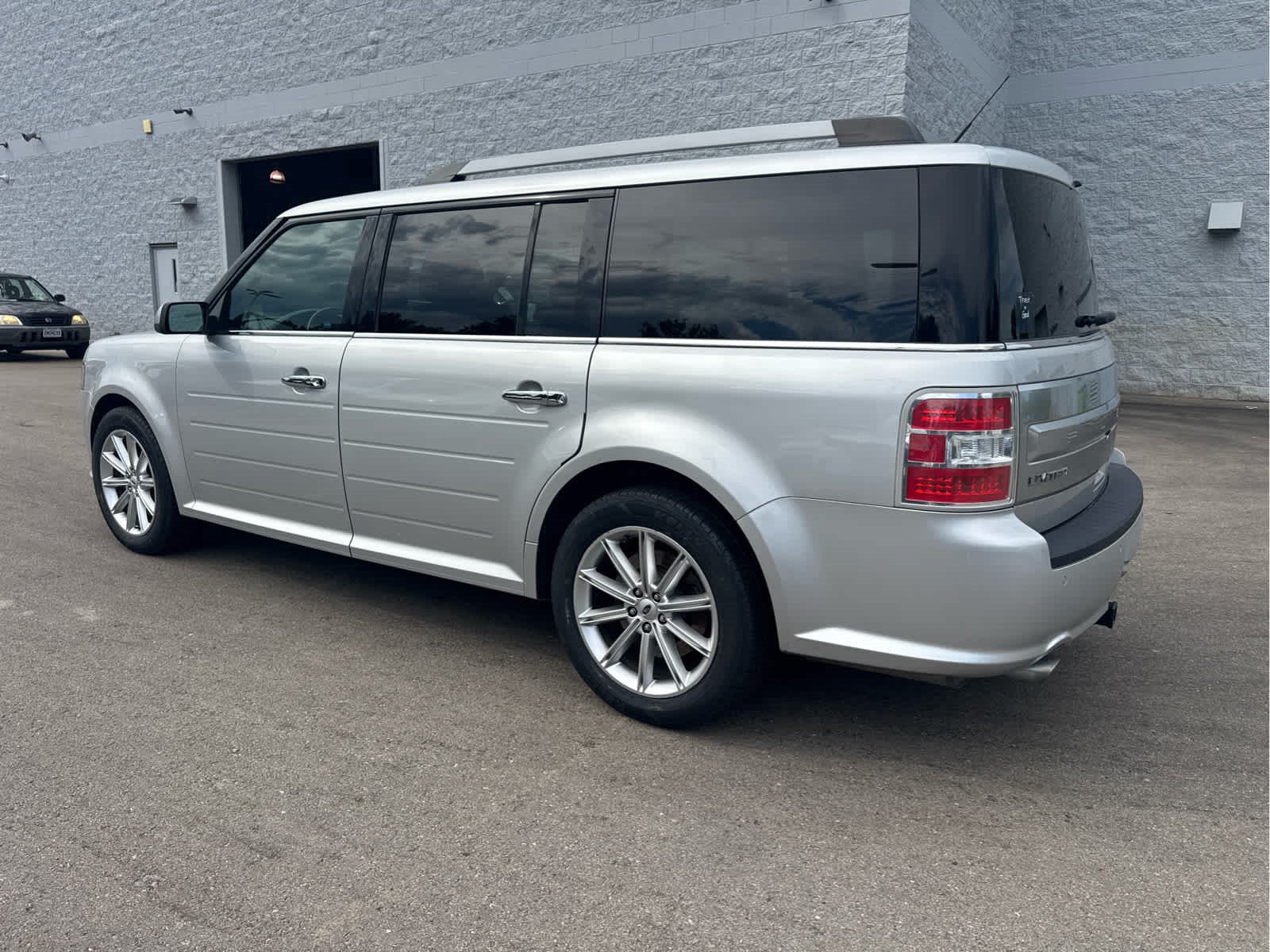 Used 2017 Ford Flex Limited AWD/4WD image 3