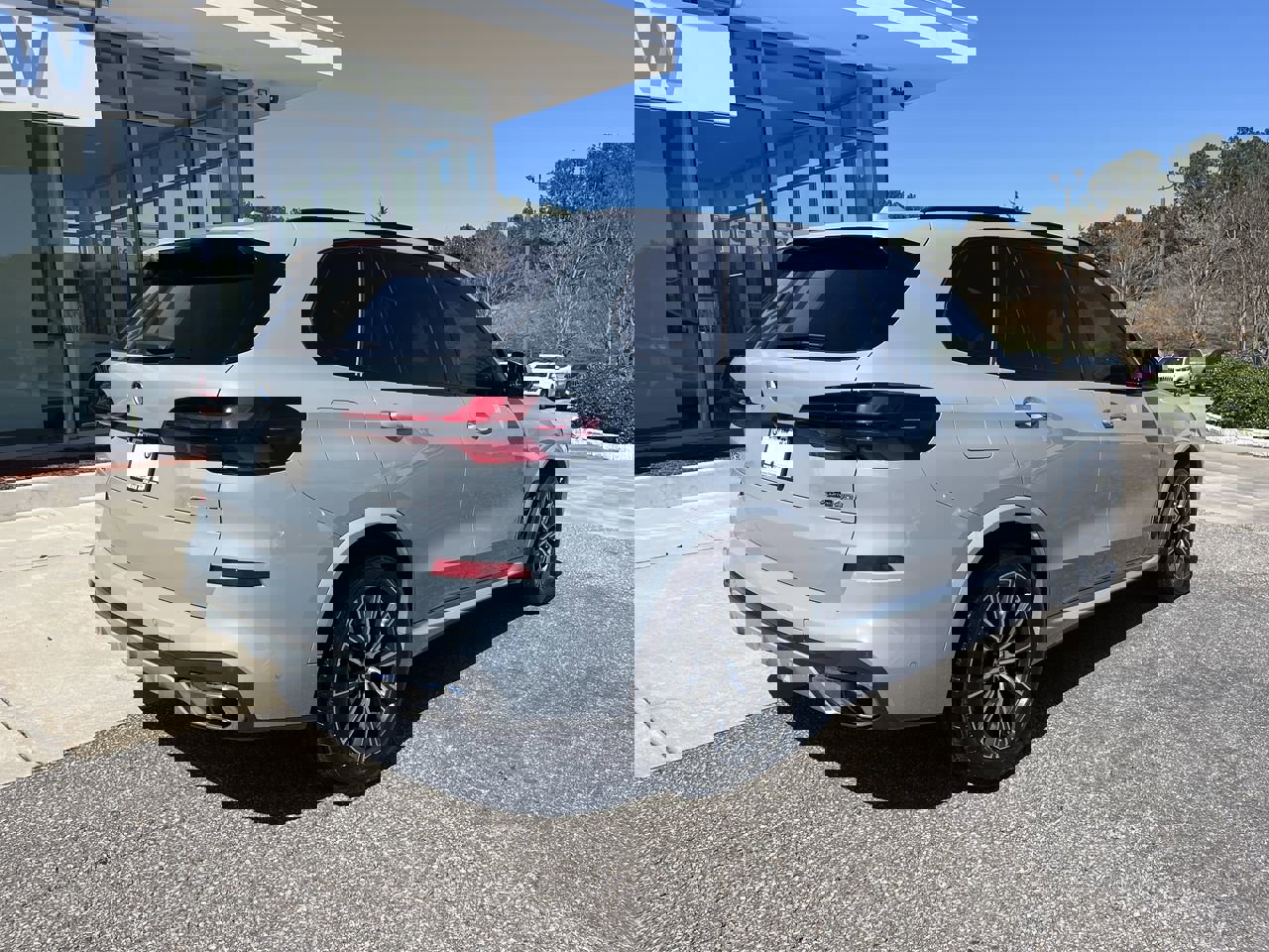 Used 2024 BMW X5 xDrive40i w/ M Sport Package image 8