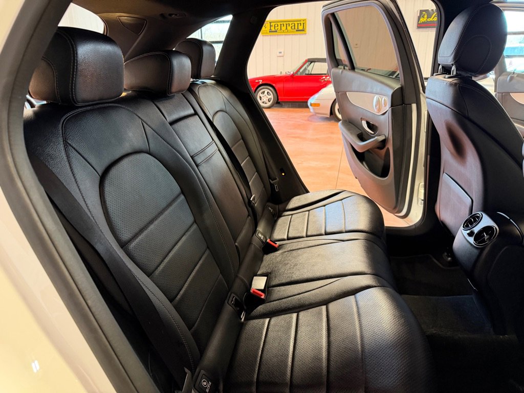Used 2017 Mercedes-Benz GLC 300 4MATIC image 27