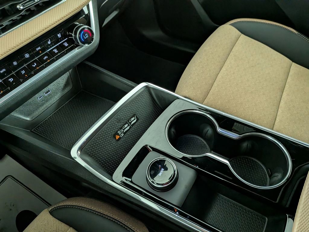 Used 2026 Chevrolet Equinox ACTIV w/ Convenience Package III image 31