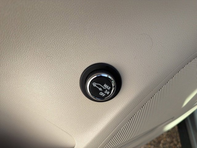 Used 2023 Buick Envision Preferred image 29