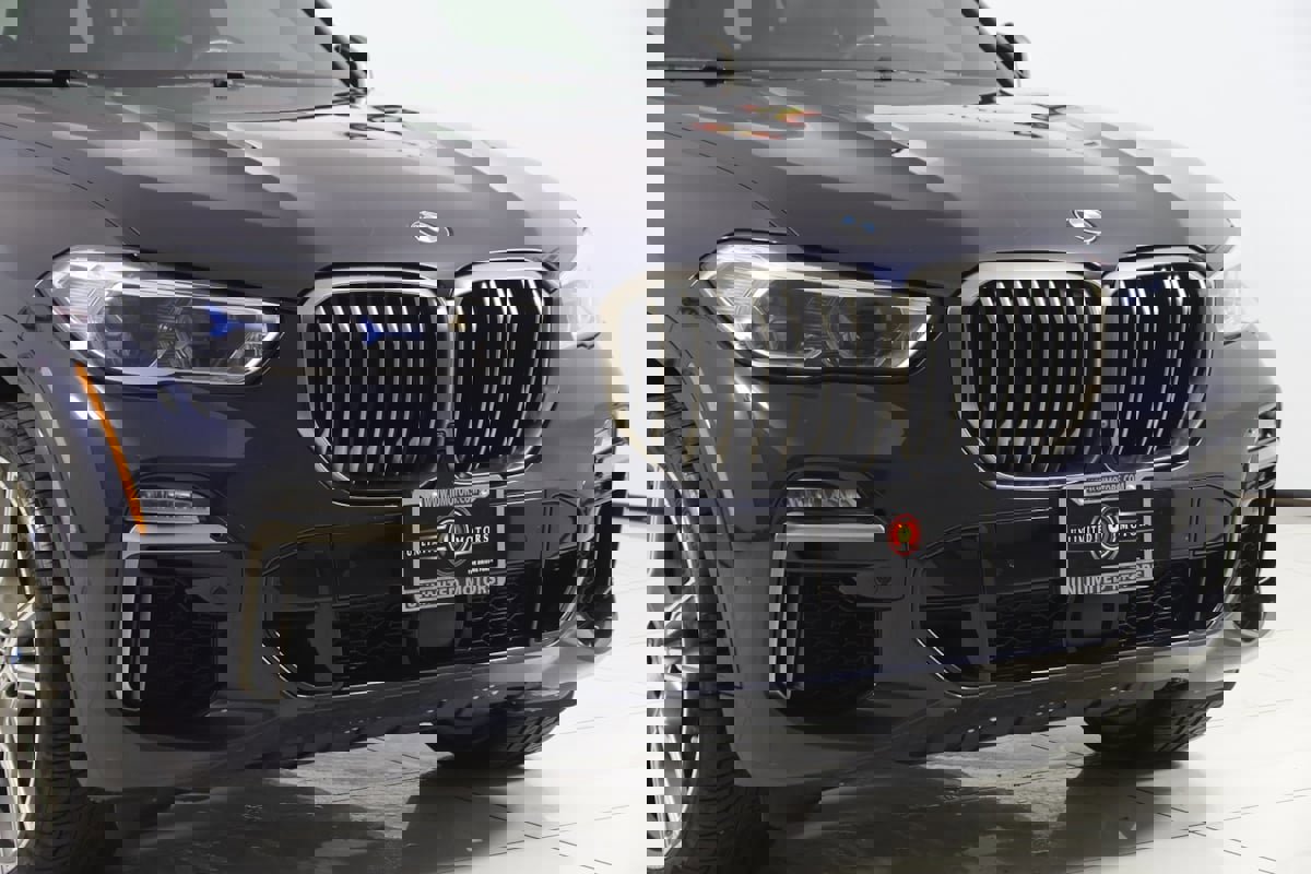 Used 2021 BMW X5 M50i image 45