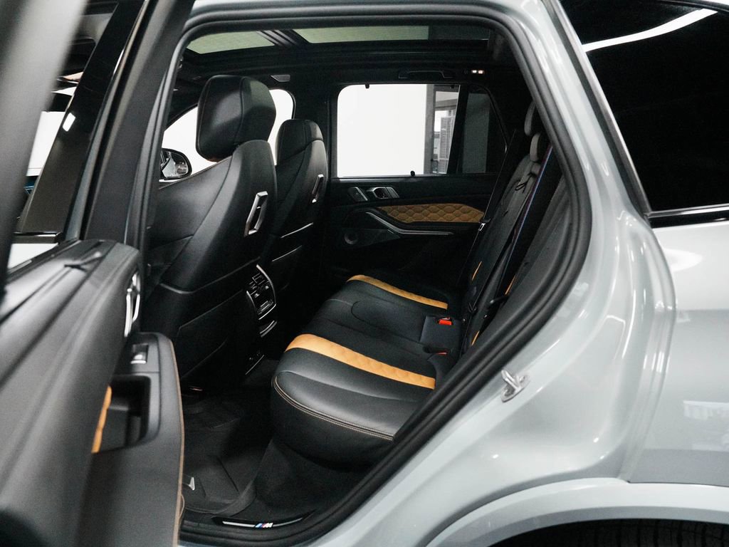 Used 2025 BMW X5 M Competition w/ Executive Package image 31