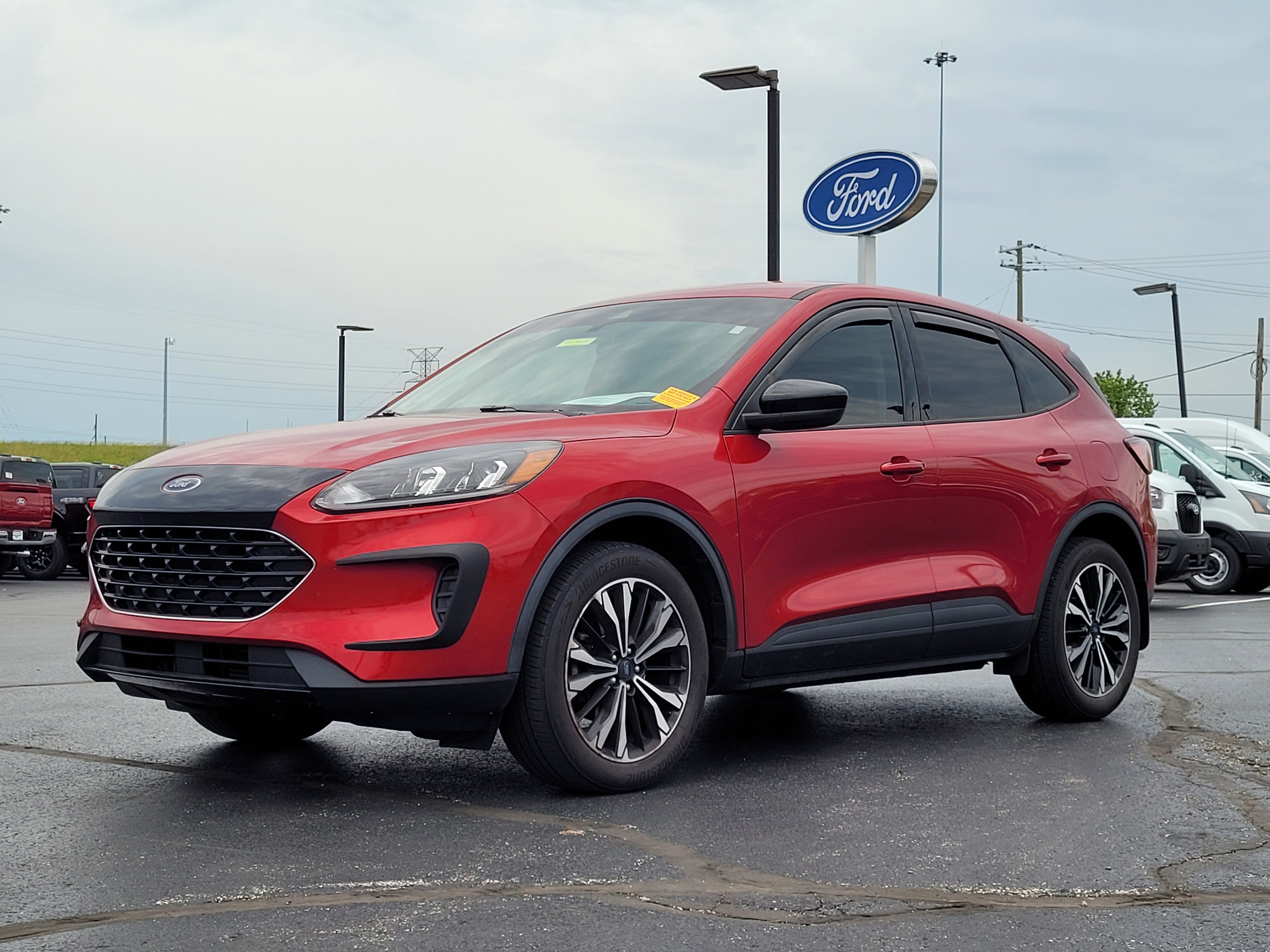 Used 2022 Ford Escape SE w/ SE Sport Appearance Package AWD/4WD image 8