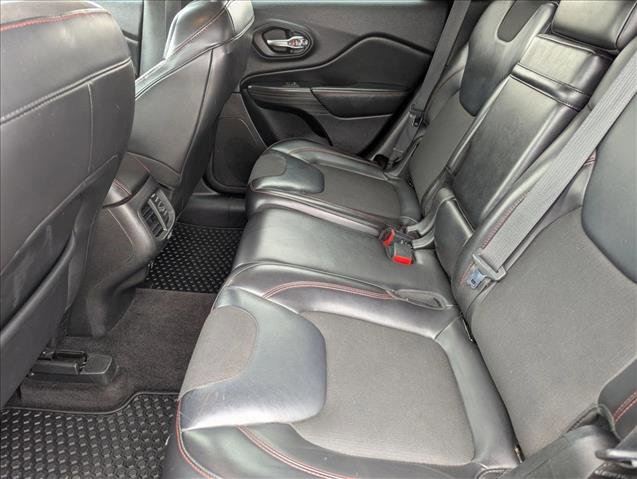 Used 2017 Jeep Cherokee Trailhawk image 18