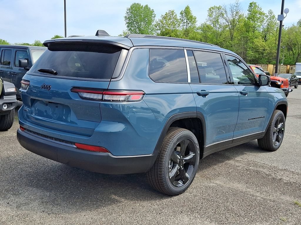 New 2026 Jeep Grand Cherokee L Limited w/ Limited Altitude Package AWD/4WD image 7