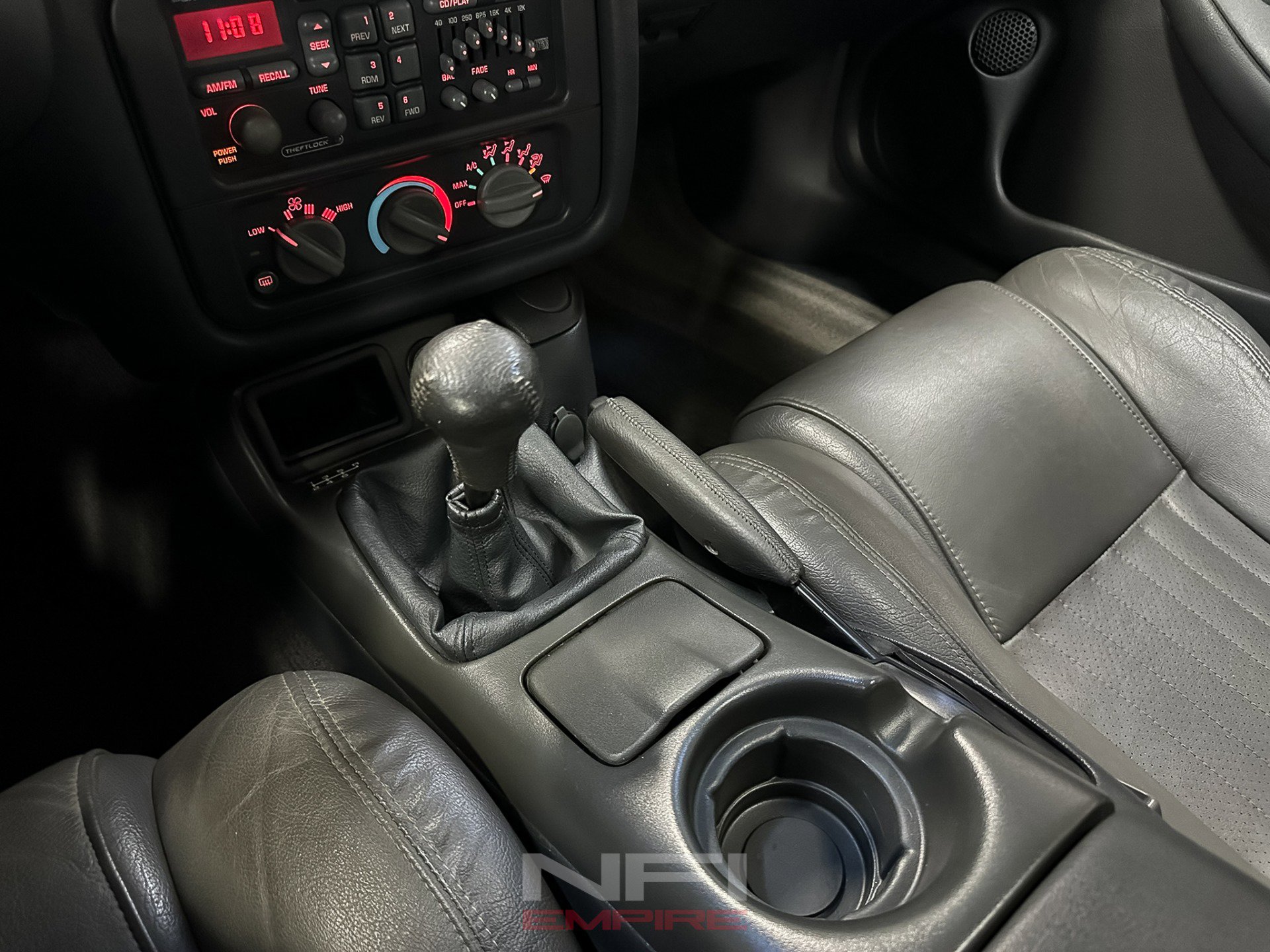 Used 1999 Pontiac Firebird Formula w/ Security Pkg RWD image 28