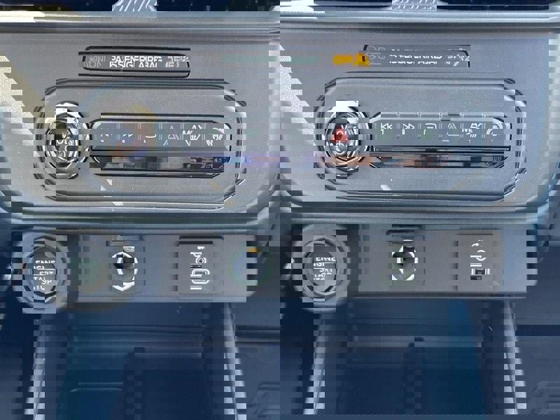 New 2025 Ford Maverick XLT w/ XLT Luxury Package image 9