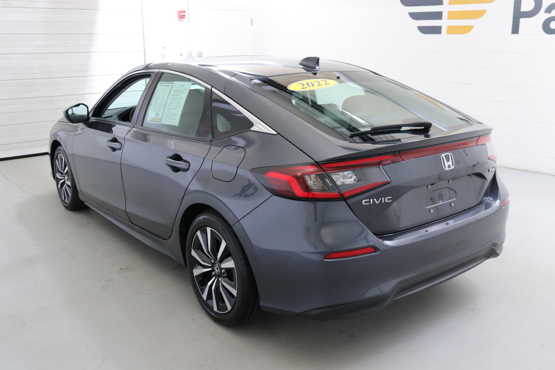 Used 2022 Honda Civic EX-L image 6