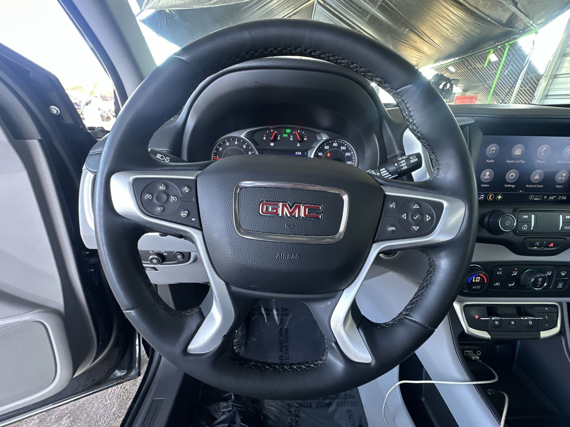 Used 2024 GMC Terrain SLT image 11