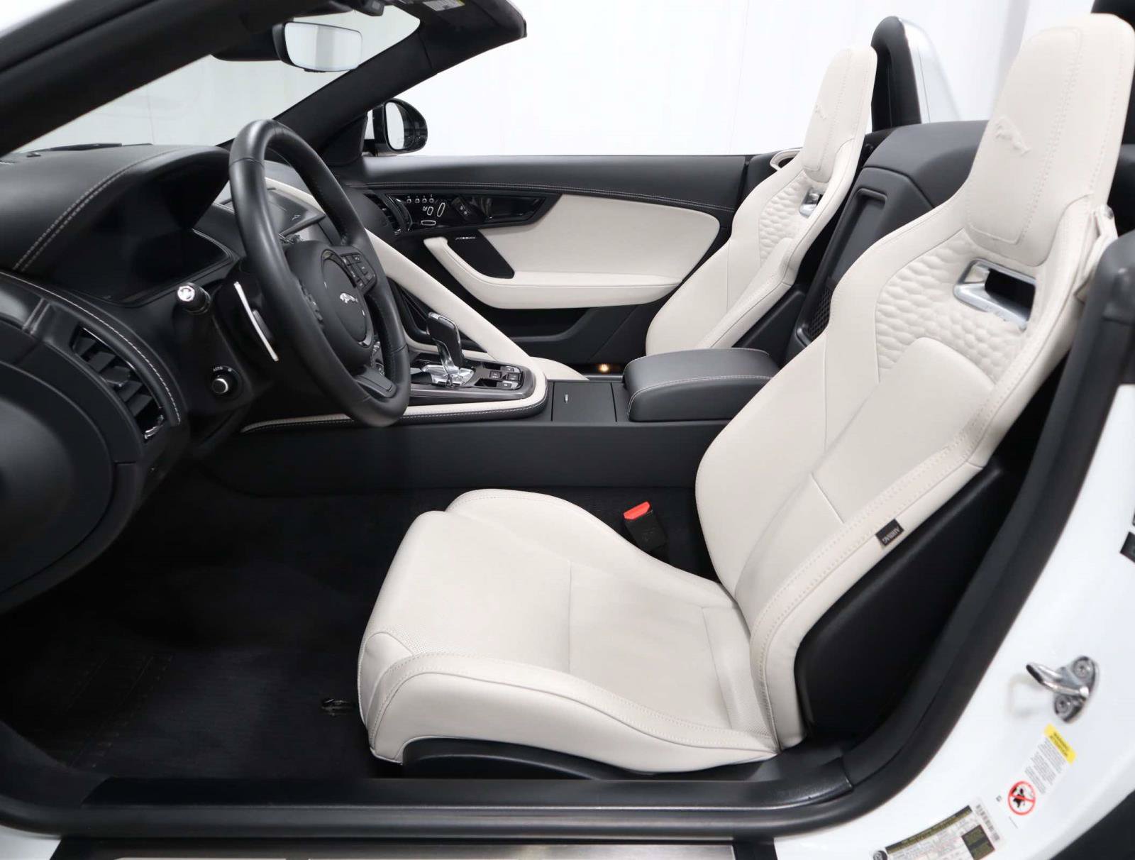 Used 2024 Jaguar F-TYPE Convertible AWD image 22