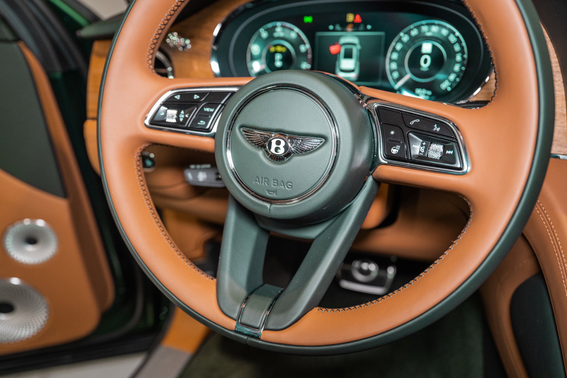 New 2025 Bentley Bentayga image 53