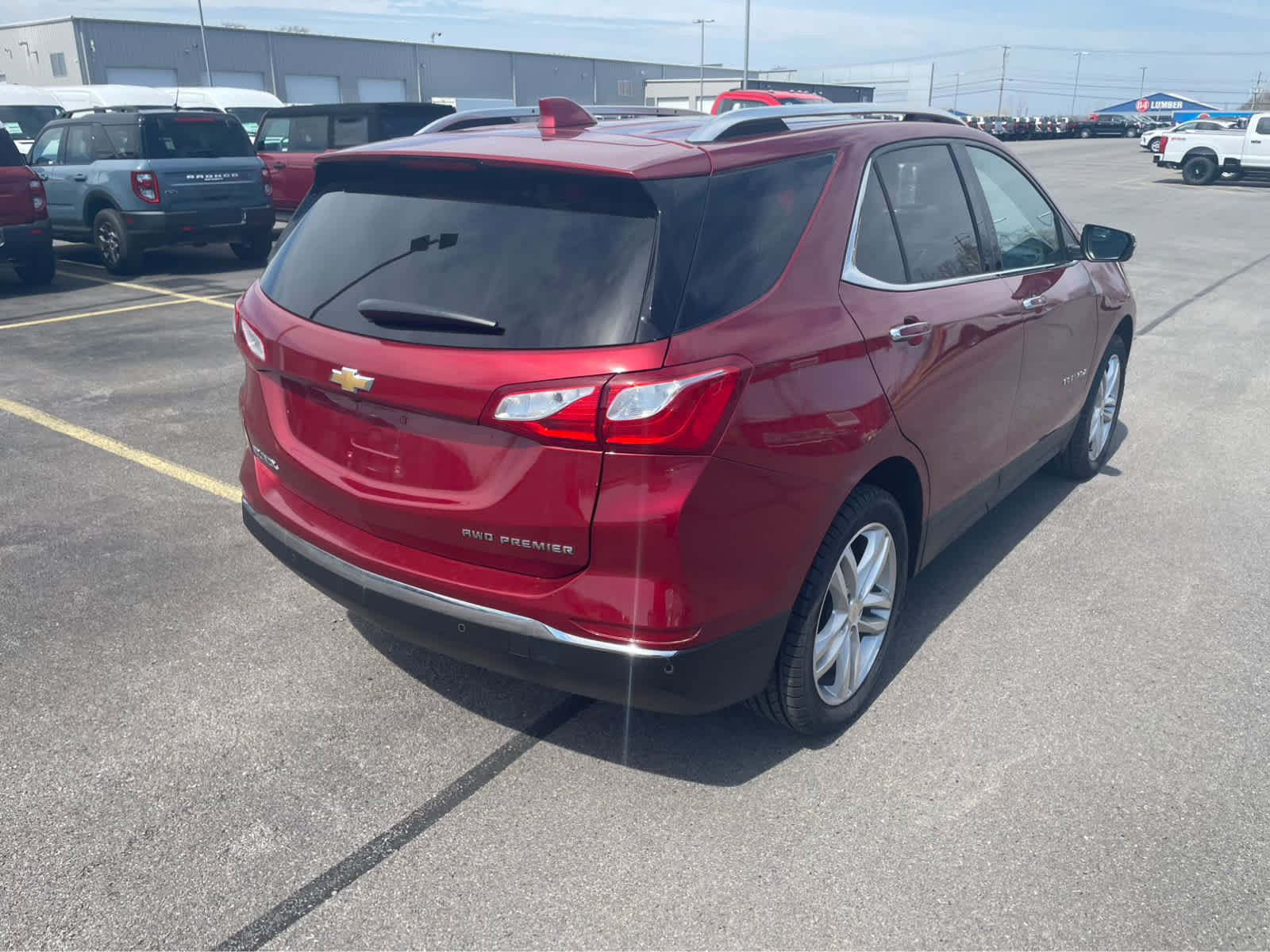 Used 2021 Chevrolet Equinox Premier w/ Premier True North Edition image 5