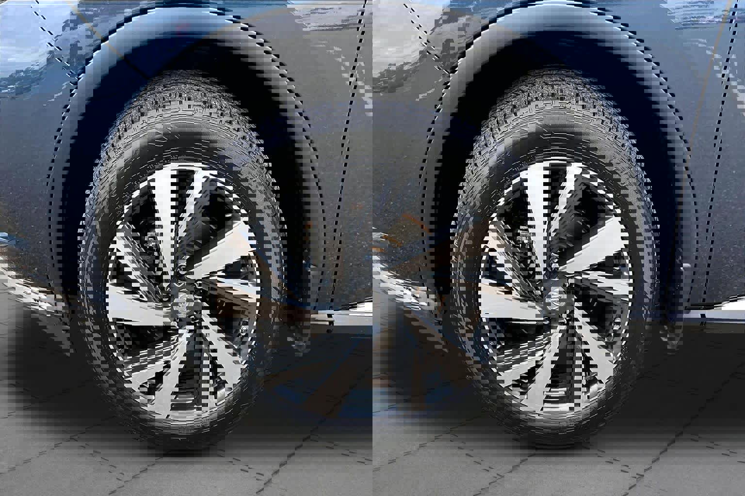 Used 2015 Nissan Murano Platinum w/ Cargo Package w/Cover image 10