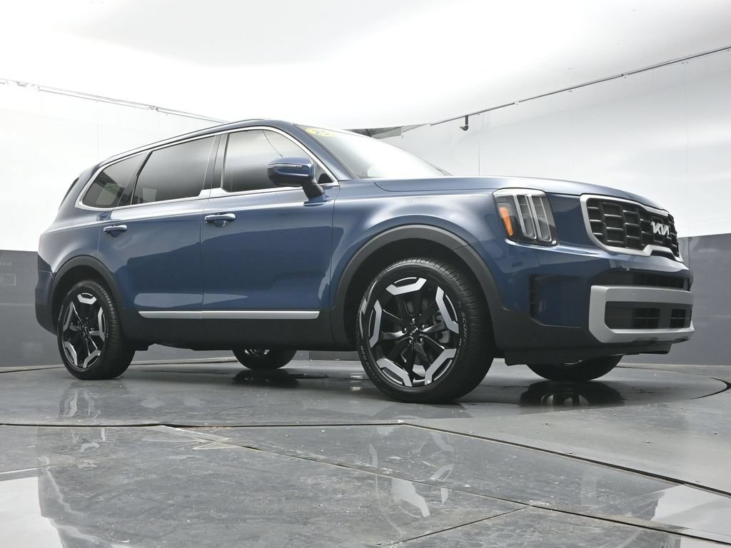Used 2025 Kia Telluride S AWD/4WD image 45