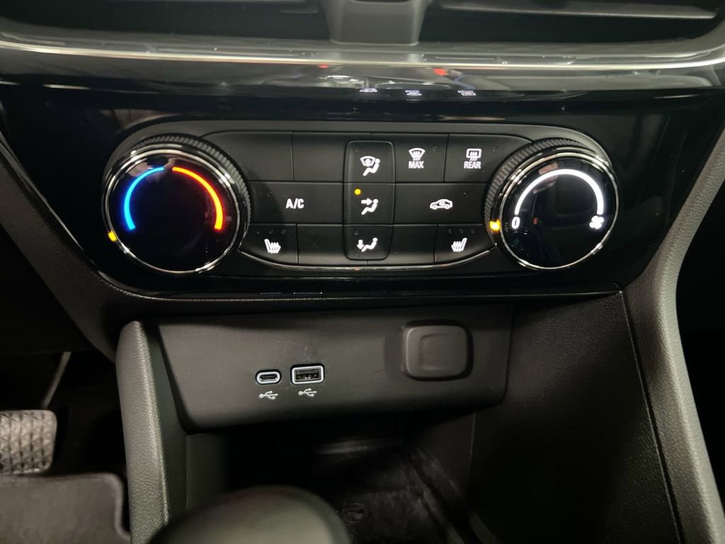 Certified 2025 Buick Encore GX Sport Touring w/ Advanced Technology Package image 16