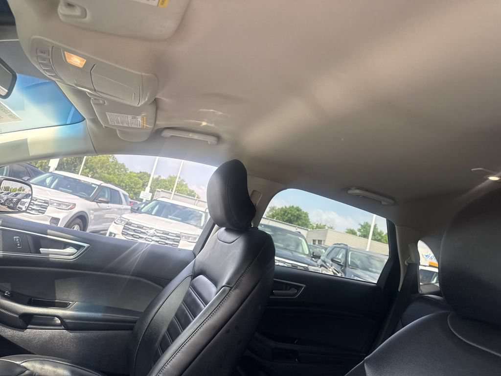 Used 2019 Ford Edge SEL w/ Equipment Group 201A AWD/4WD image 17