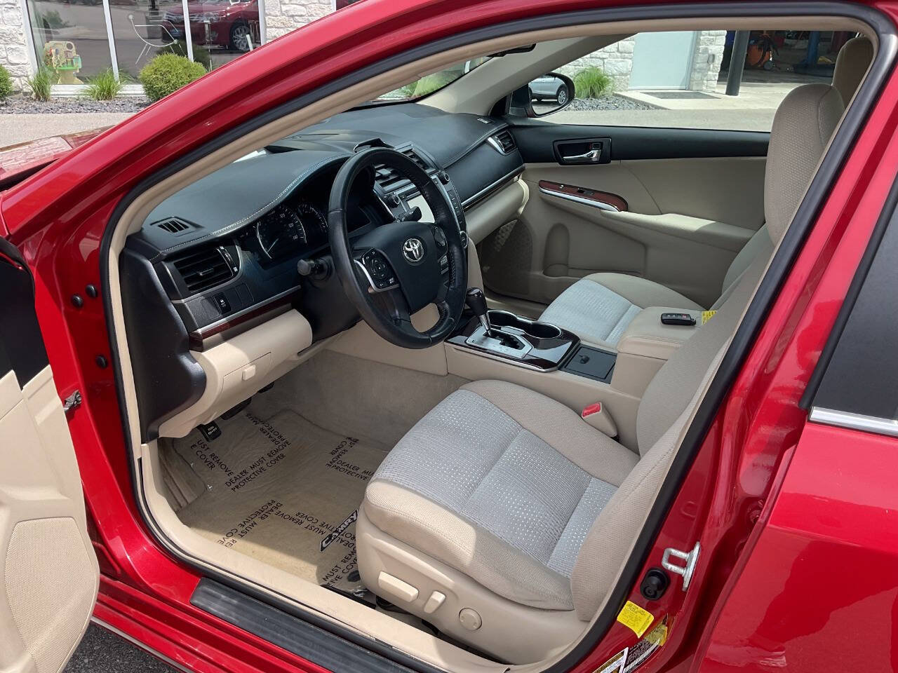 Used 2012 Toyota Camry XLE w/ Convenience Pkg FWD image 14