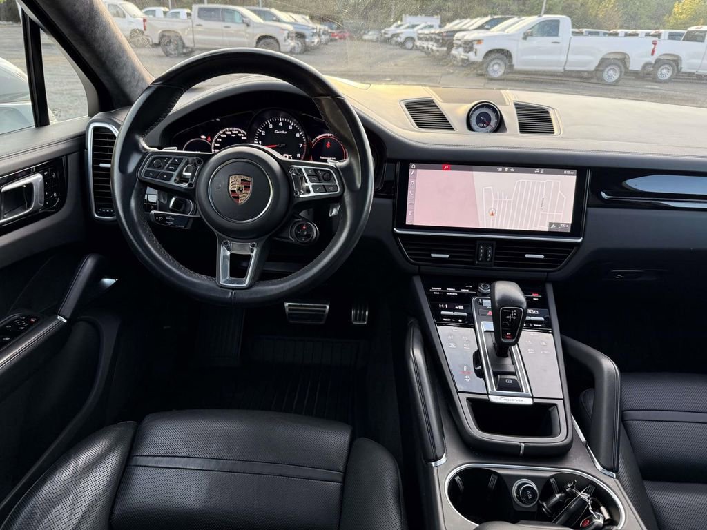 Used 2020 Porsche Cayenne Turbo image 8
