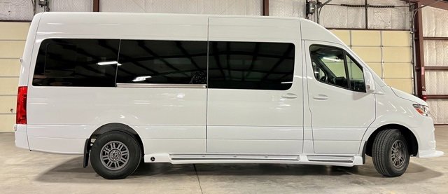 Used 2023 Mercedes-Benz Sprinter 2500 image 3
