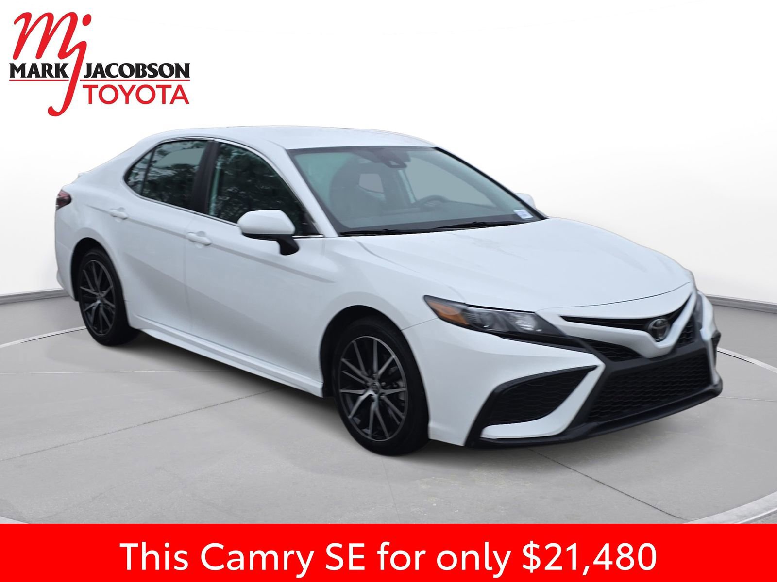 Used 2024 Toyota Camry SE image 5