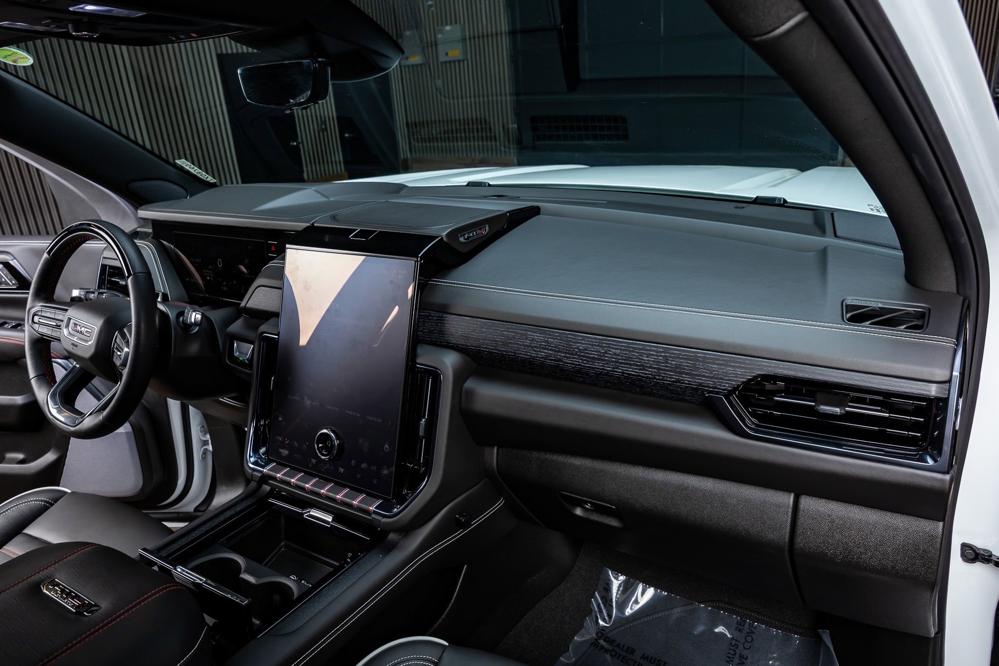 Used 2025 GMC Yukon AT4 Ultimate image 18