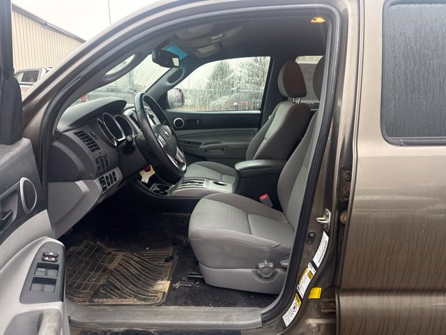 Used 2013 Toyota Tacoma 4x4 Double Cab w/ SR5 Pkg image 3
