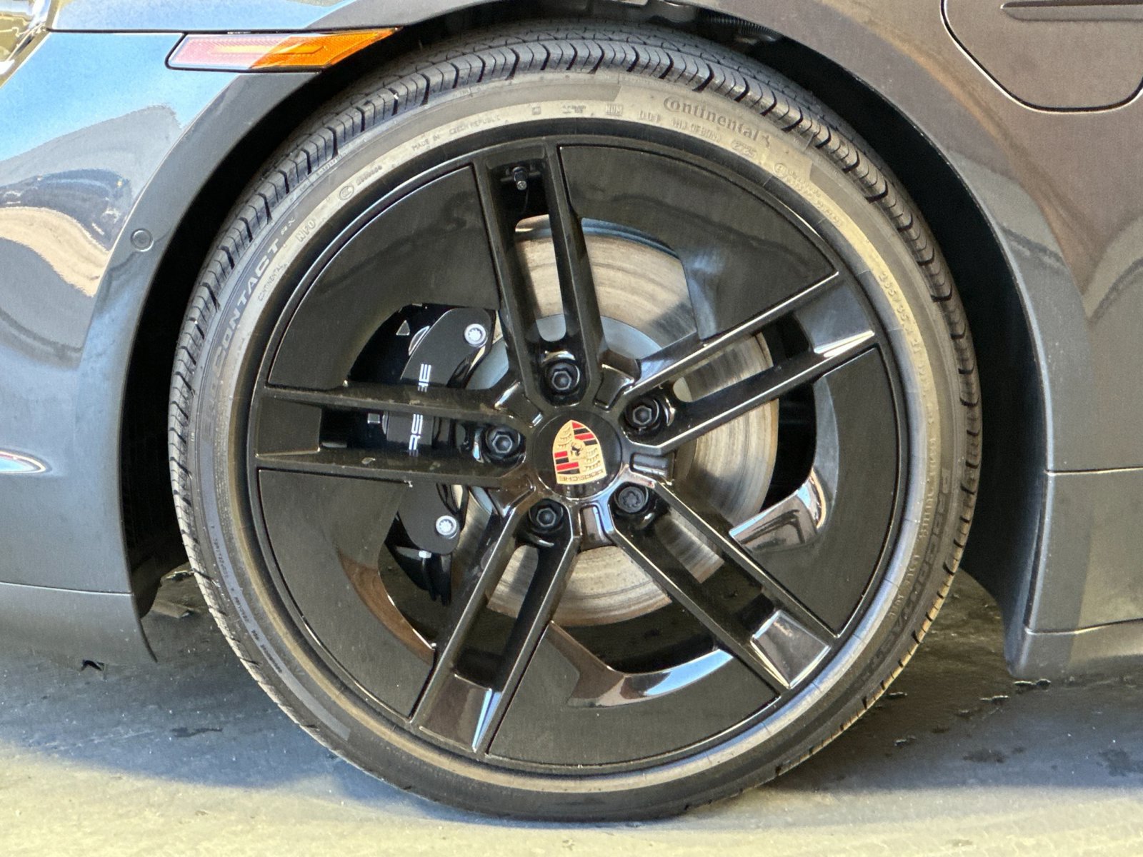 New 2026 Porsche Taycan 4S AWD/4WD image 32